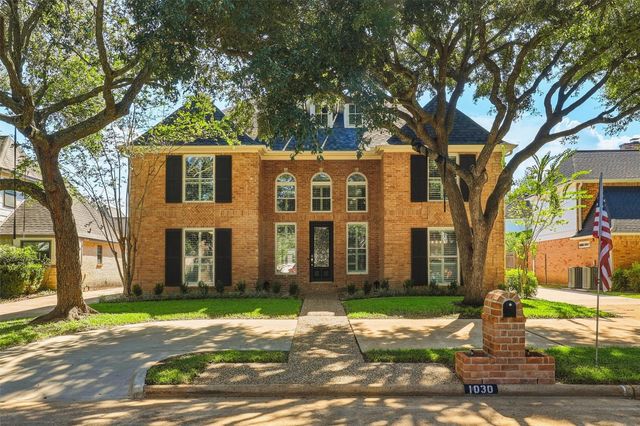 1030 Barkston Dr — Nottingham Country