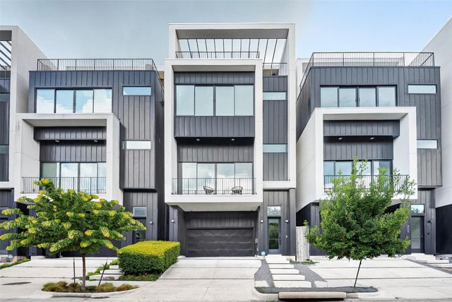 807 Memorial Heights Dr — Memorial Heights Villas