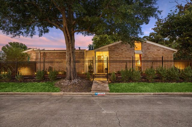 1016 Fleetwood Place Dr — Fleetwood Sec 04 R/P