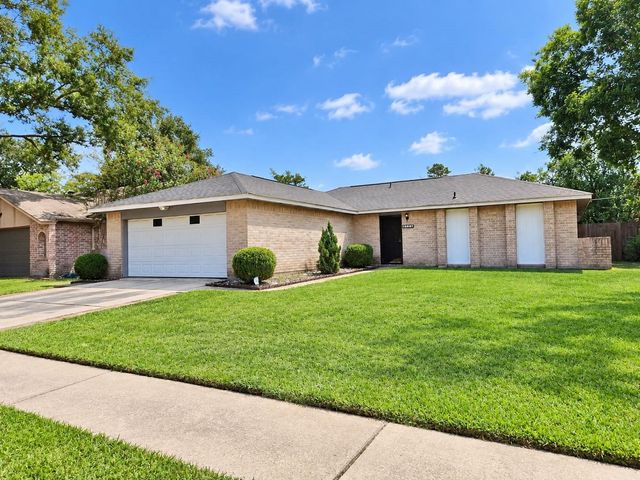 6932 Foxwaithe Ln — Foxwood Sec 04