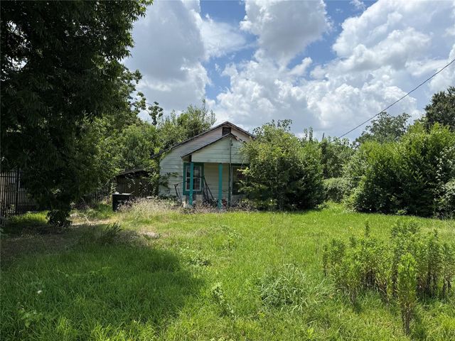 2506 King St — Huntington Place