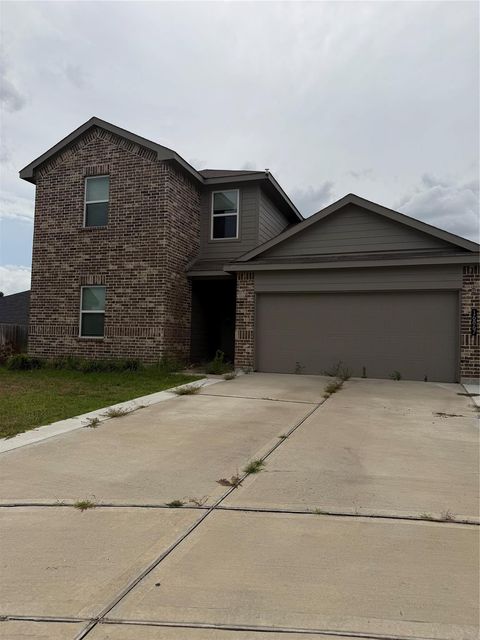 16867 Twisted Needle Dr — Grand Pines