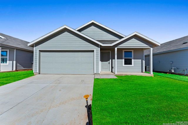 129 Alameda Dr — Friendship Oaks