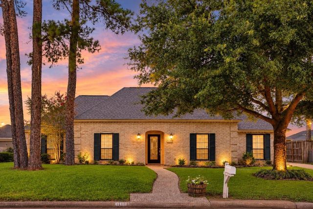 14731 Gladebrook Dr — Oak Creek Village