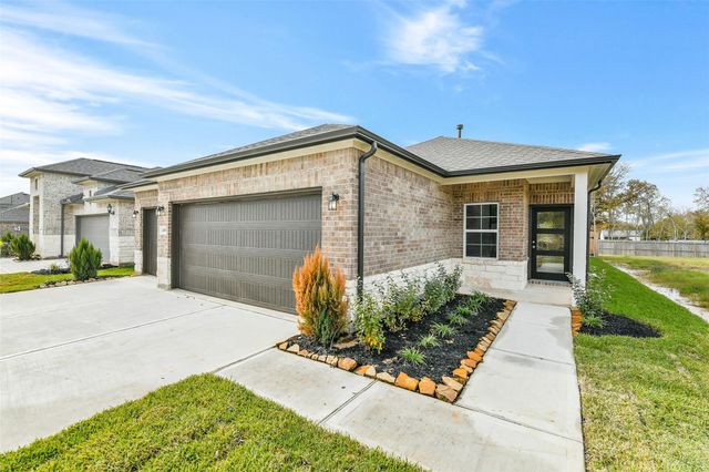 245 Harlingen Dr — Windmill Estates