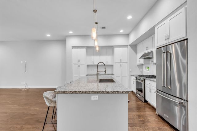 3309 Jefferson St C — Jefferson Court