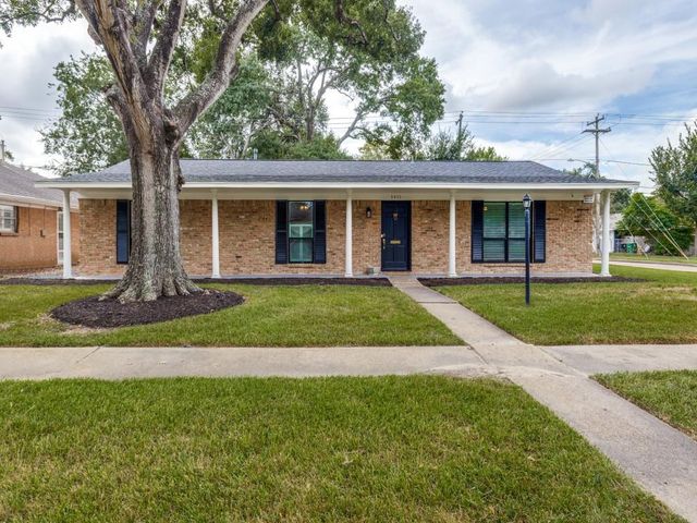 5933 Birdwood Rd — Braeburn Terrace Sec 02 R/P