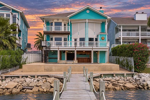 1331 EDWARDS DRIVE — EDWARDS LANDING