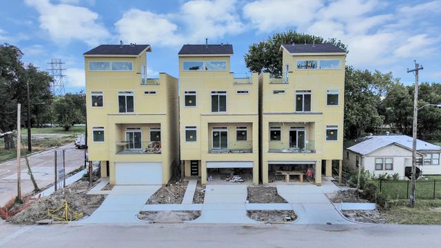 1707 Orr Street — ELYSIAN STREET CROSSING
