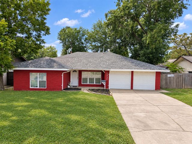 1337 Conrad Sauer Dr — Shadow Oaks