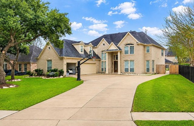 7610 Northwoods Dr — Greatwood Manor