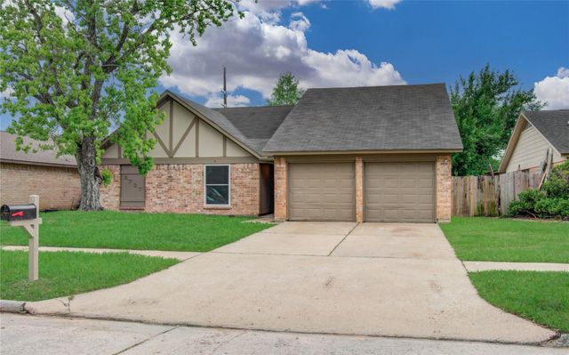 5727 Longforest Dr — Inwood North Sec 06