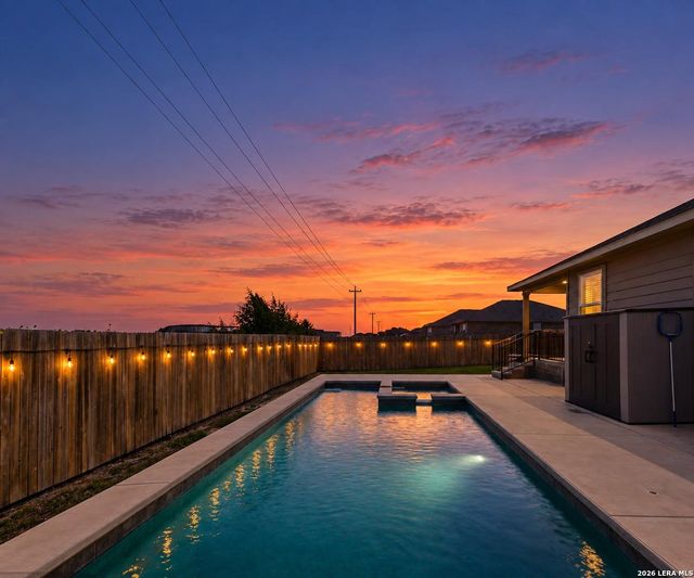 984 Amble Oak — NAVARRO OAKS