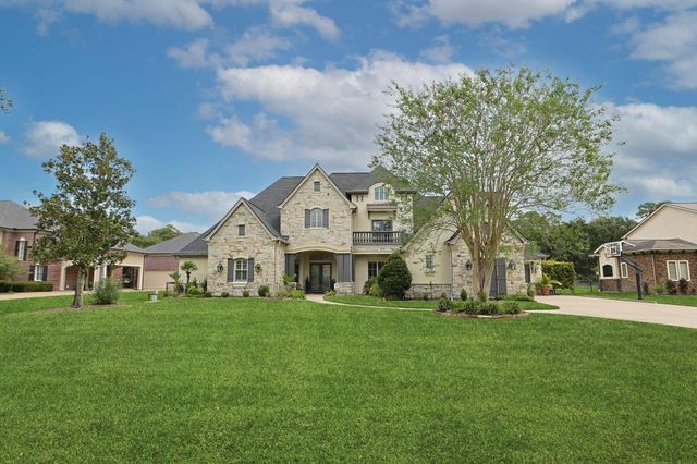 12702 Hunters Canyon Ln — Great Oaks Estates