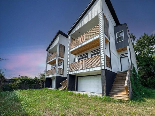 4532 Pinemont Dr — Rosslyn Heights