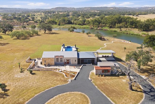 4273 MORRIS RANCH RD — Pedernales River Estates