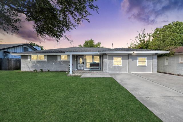 9422 Pipestone St — Braeburn Glen Sec 01