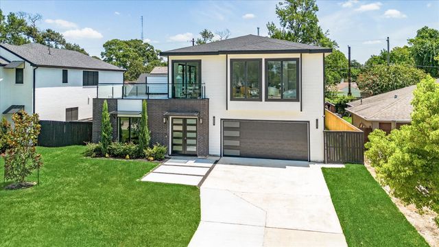 1302 Springrock Ln — Long Point Woods Sec 03