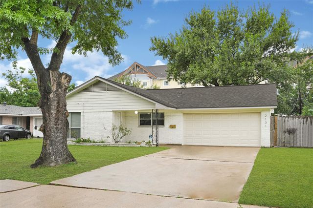 2131 Counter Point Dr — Long Point Oaks