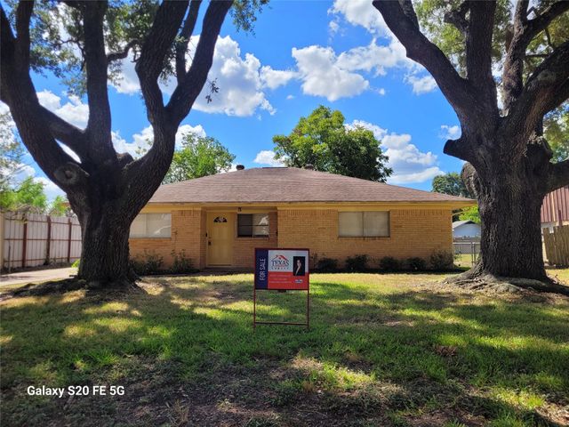 12126 Palmton St — Gulf Palms Sec 05