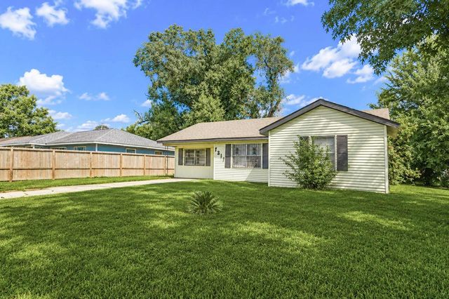 7217 Parker Rd — Scenic Woods