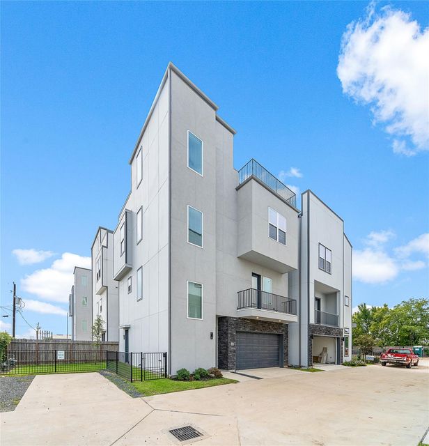 8411 Hempstead Rd A — Mayfair/Hempstead