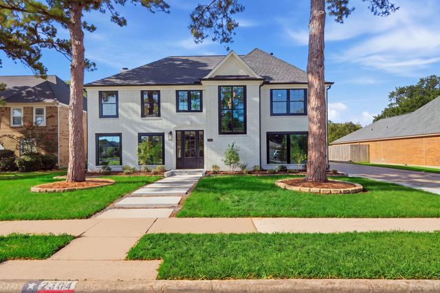 2304 Eagles Way — Green Tee Terrace Sec 03