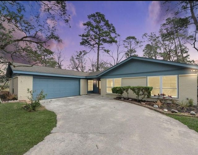 26206 Maplewood Dr — Oak Ridge North 03