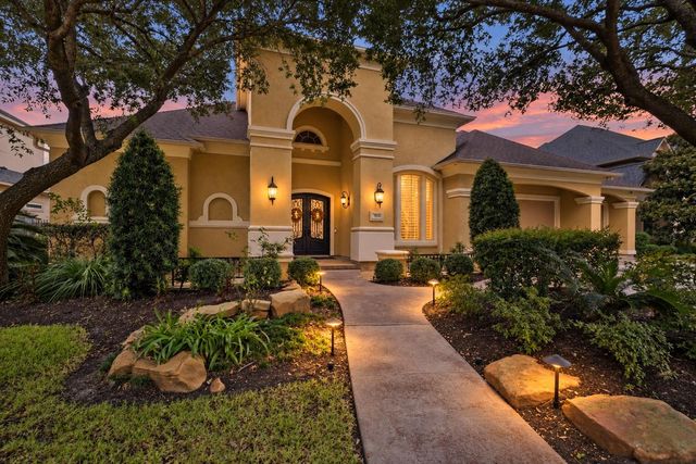 7810 Sunset Falls Ct — Falls at Champion Forest
