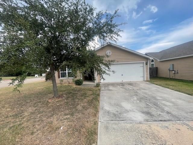 12742 Pelican Bay Dr — Forestwood