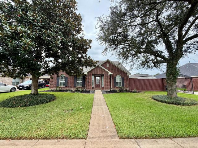 2119 Meadows Blvd — The Meadows Sec 1 2002