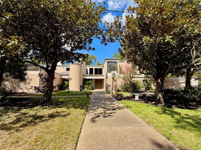 7 Winged Foot Dr — Panorama-Winged Ft 01