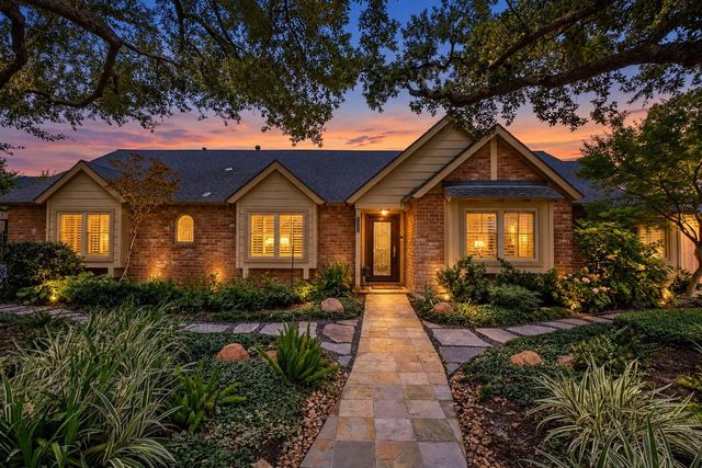 2911 Fontana Dr — Spring Shadows Sec 17