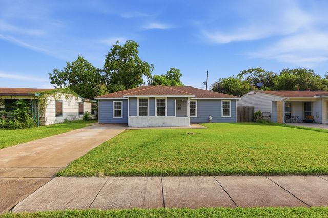 1419 Roper St — Freeway Manor Sec 01