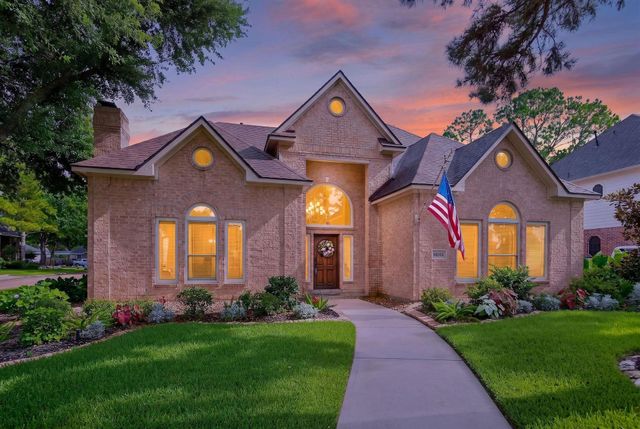18203 Knotty Green Dr — Deerfield Village