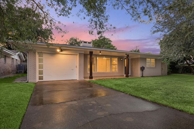 1205 Marine Dr — Harborview 1