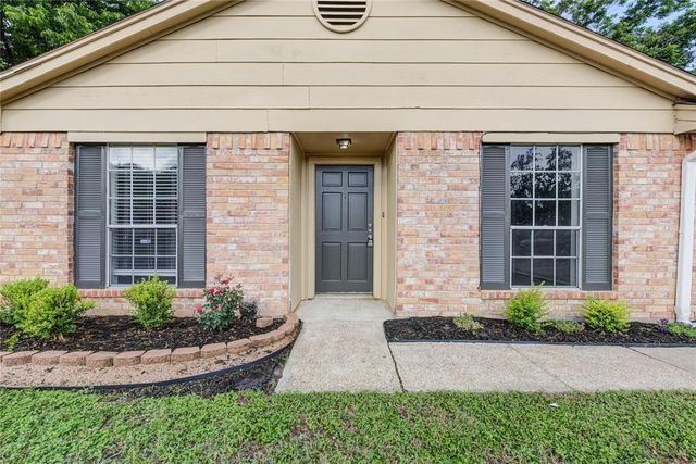 2311 Pepperweed Dr — Westlake Forest Sec 01