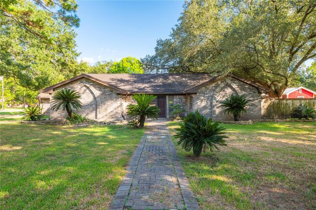 6903 Meadowlark Ln — Meadowdale