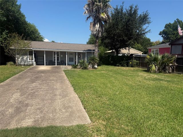 2446 Rue De Lafitte Dr — Captains Retreat Sec 3 Unrec