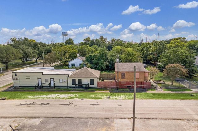 2507 3rd Ave N — Milton Land