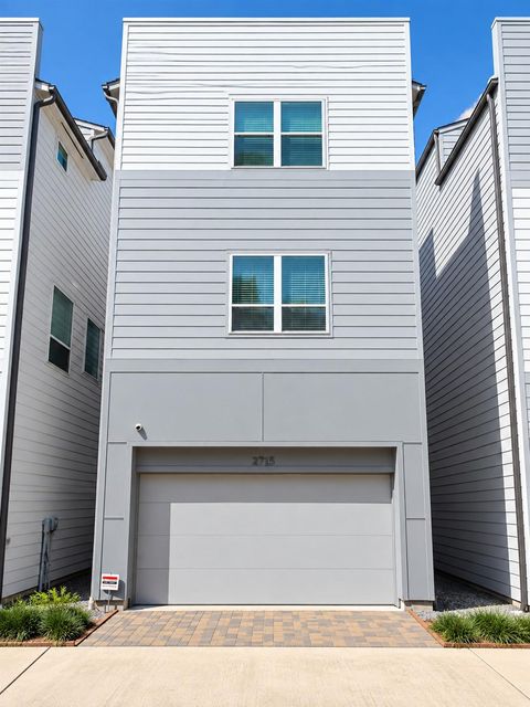 2715 Eado Grove Ln — Eado Point