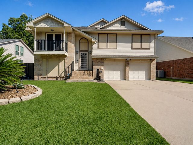 21626 Park York Dr — Memorial Pkwy