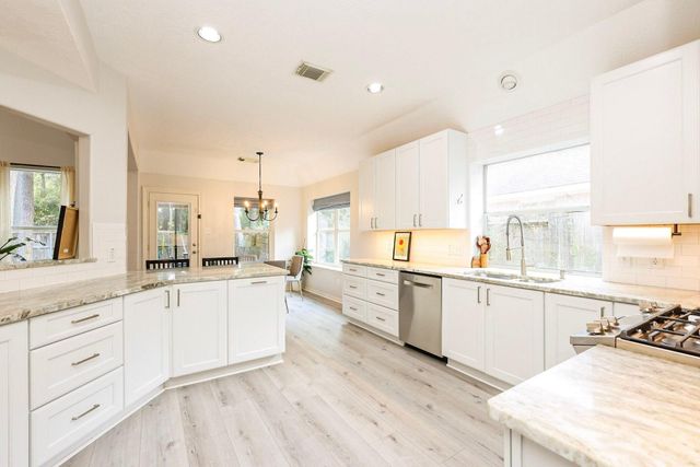 34 S Hawthorne Hollow Cir — Wdlnds Village Alden Br 86