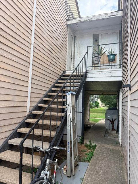 8323 Wilcrest Dr #8006 — Wilcrest Park Twnhm