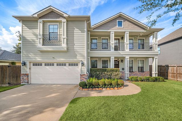 1326 Martin St — Oak Forest