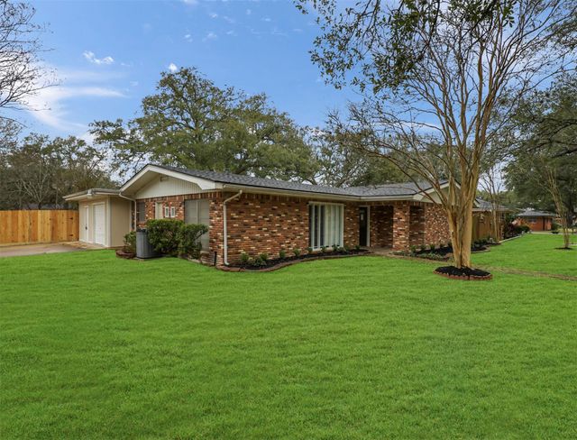 901 Aster Dr — Bartlett