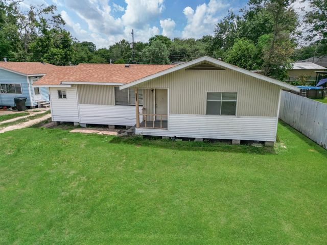 3606 Almeda Genoa Rd — Holloway Heights Sec 03
