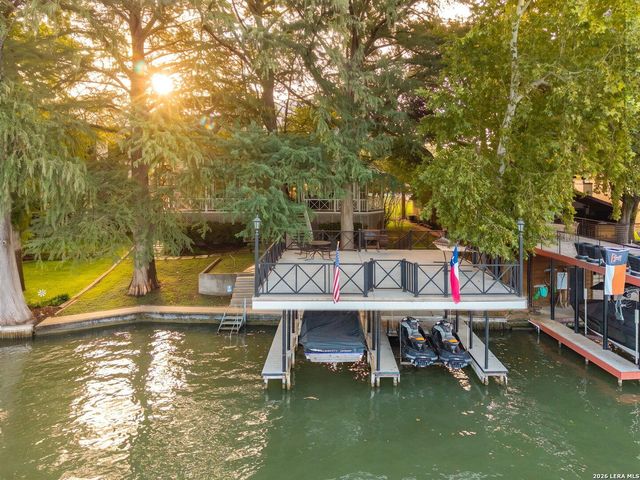 244 LAKE RIDGE DR — Lake Ridge