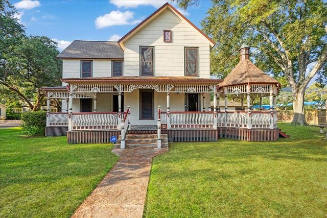 816 W Adoue St — Alvin 1 Alvin