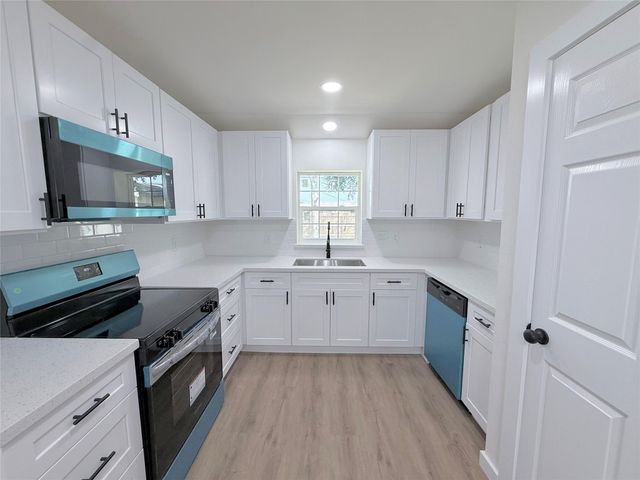 3418 Oleander Ave — Heights Annex